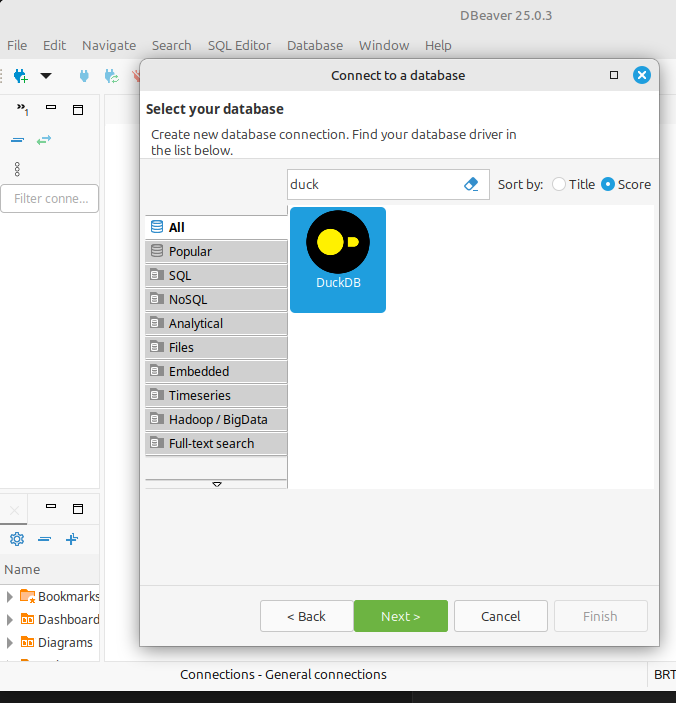 Print de tela do diálogo &ldquo;Diálogo: Connect to a database, Etapa: Select you database&rdquo;. No topo, a mensagem: &ldquo;Create new database connection. Find your database driver in the list below&rdquo;. À esquerda, é possível procurar os tipos de bancos de dados por categoria. À direita, é possível pesquisar um tipo digitando o nome. O print demonstra o uso da segunda opção, com a palavra &ldquo;duck&rdquo; escrita e a opção &ldquo;DuckDB&rdquo; selecionada abaixo